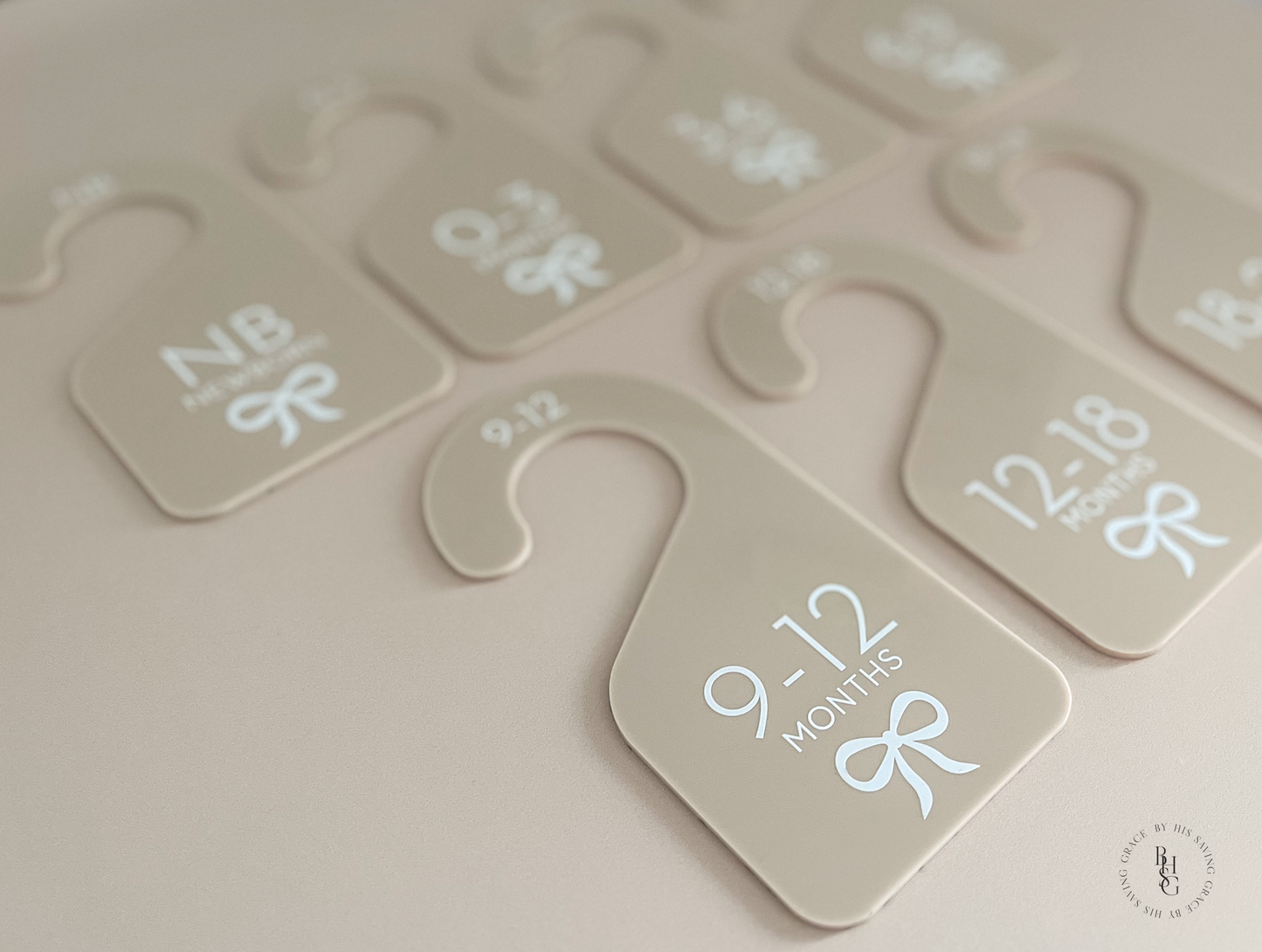 Acrylic Bow Baby Closet Dividers