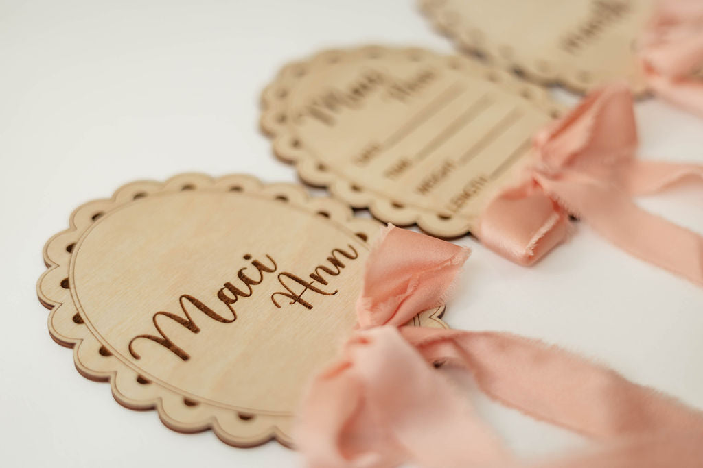 Wooden Scalloped Oval Birth Announcement Stat Sign & Nameplate With Bow