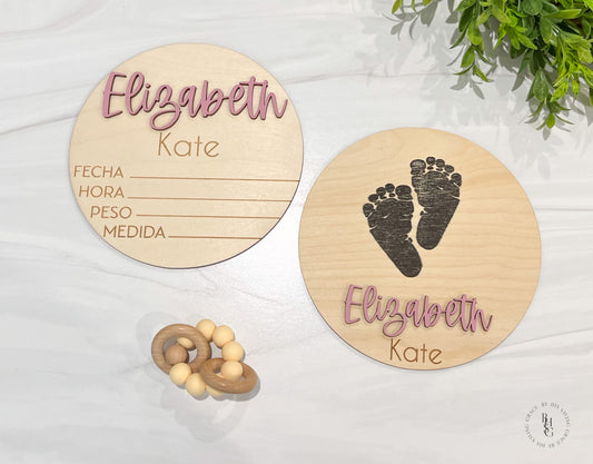 Wooden Baby Announcement Sign With Birth Stats + Footprint Sign in Spanish