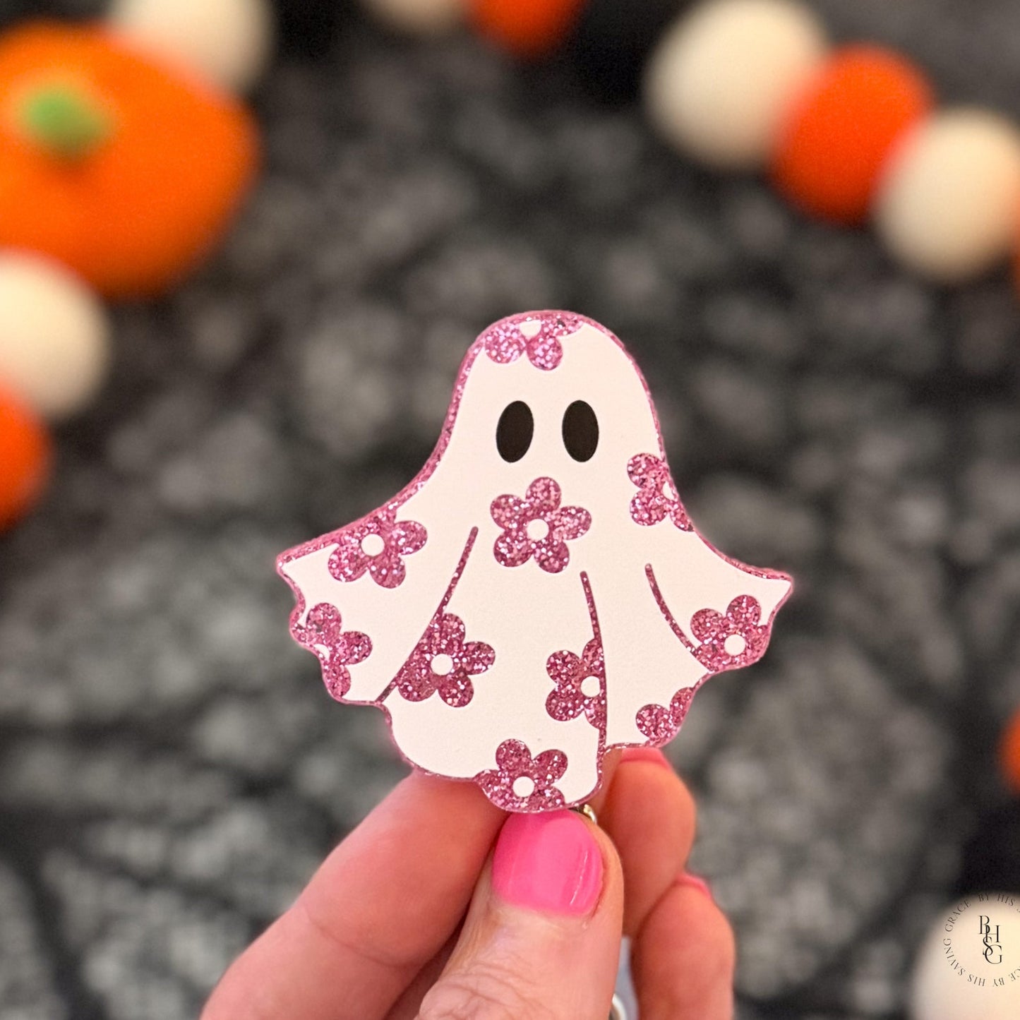 Daisy Glitter Ghost Badge Reel