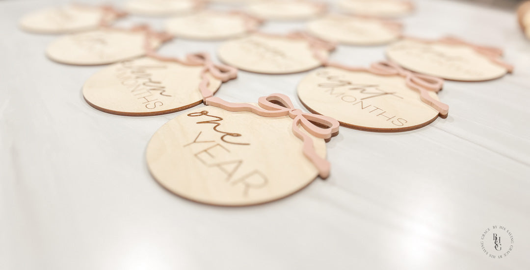 Bow Wooden Monthly Milestone Discs For Baby Photos