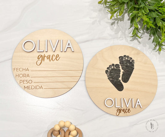 Wooden Baby Announcement Sign With Birth Stats + Footprint Sign in Spanish