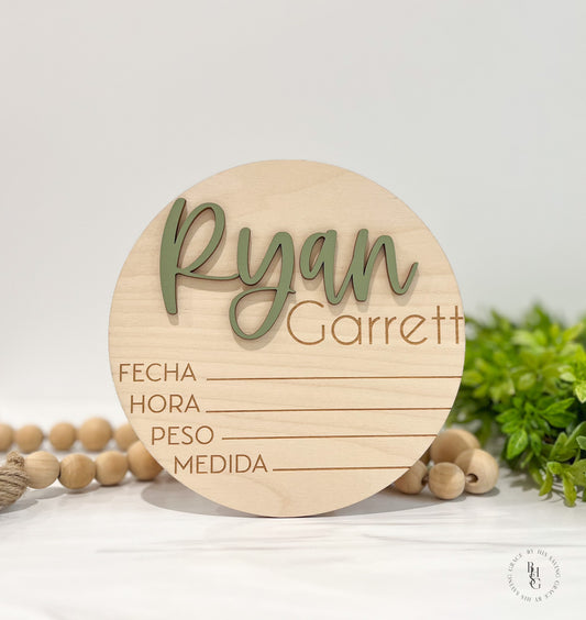 Wooden Baby Announcement Sign With Birth Stats in Spanish