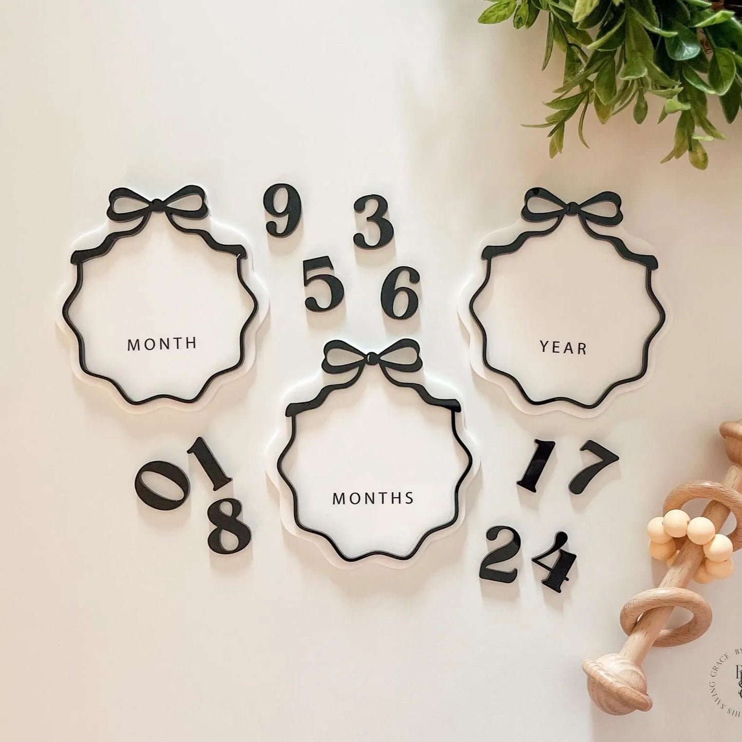 Interchangeable Number Bow Monthly Milestone Markers