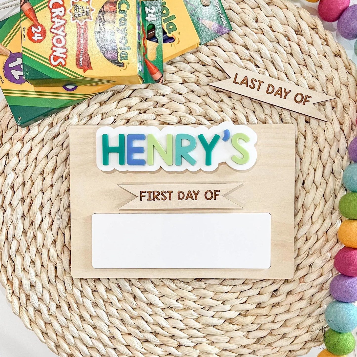 Interchangeable First and Last Day School Sign